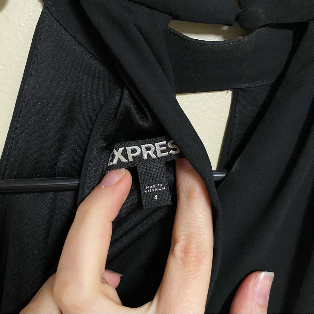 Black Express Dress - Picture 4 of 4